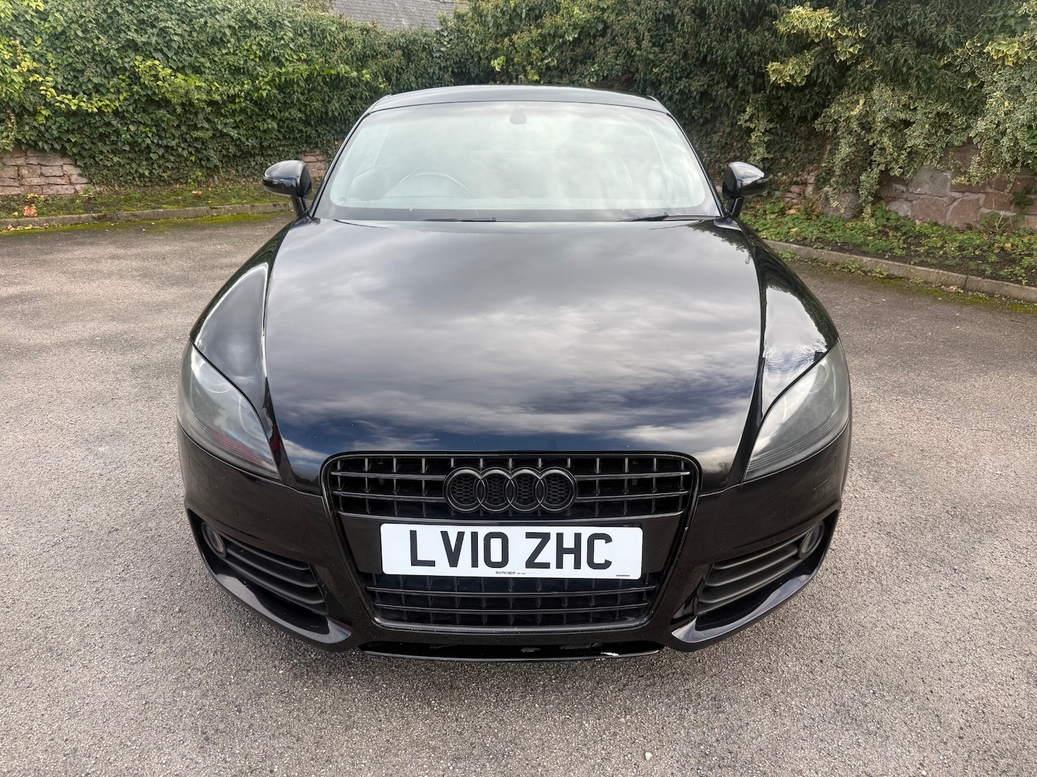 Used Audi TT 2010 for sale - 76437306: Photo 2