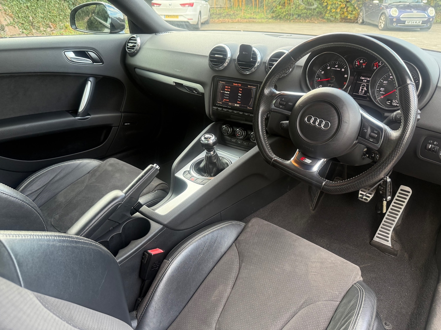 Used Audi TT 2010 for sale - 76437306: Photo 6