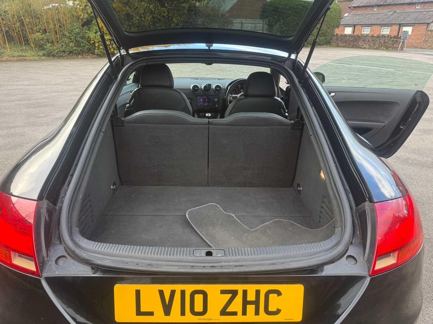 Used Audi TT 2010 for sale - 76437306: Photo 8