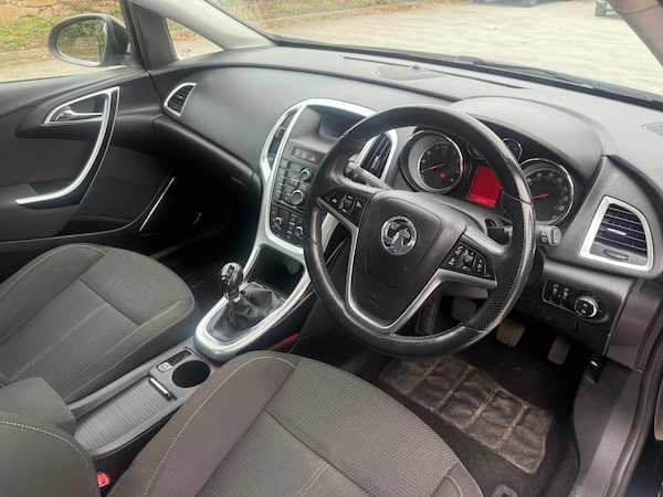 Used Vauxhall Astra 2010 for sale - 76195916: Photo 7