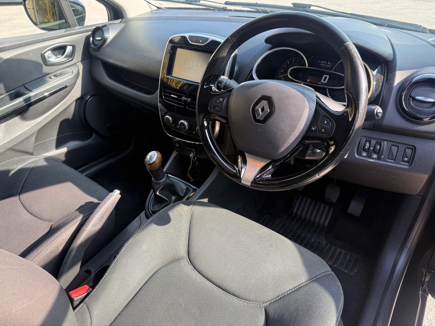 Used Renault Clio 2016 for sale - 77974745: Photo 5