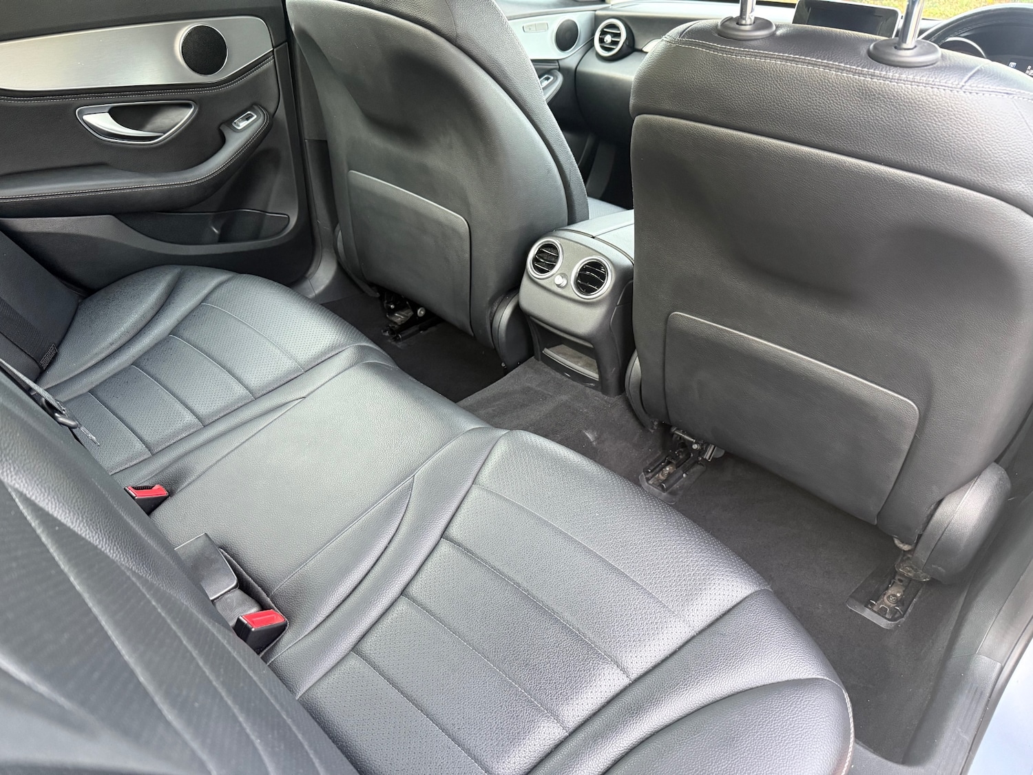 Used Mercedes-Benz C Class 2015 for sale - 76480534: Photo 8