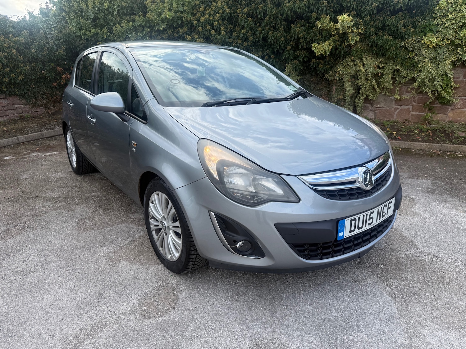 Used Vauxhall Corsa 2015 for sale - 76130343: Photo 1