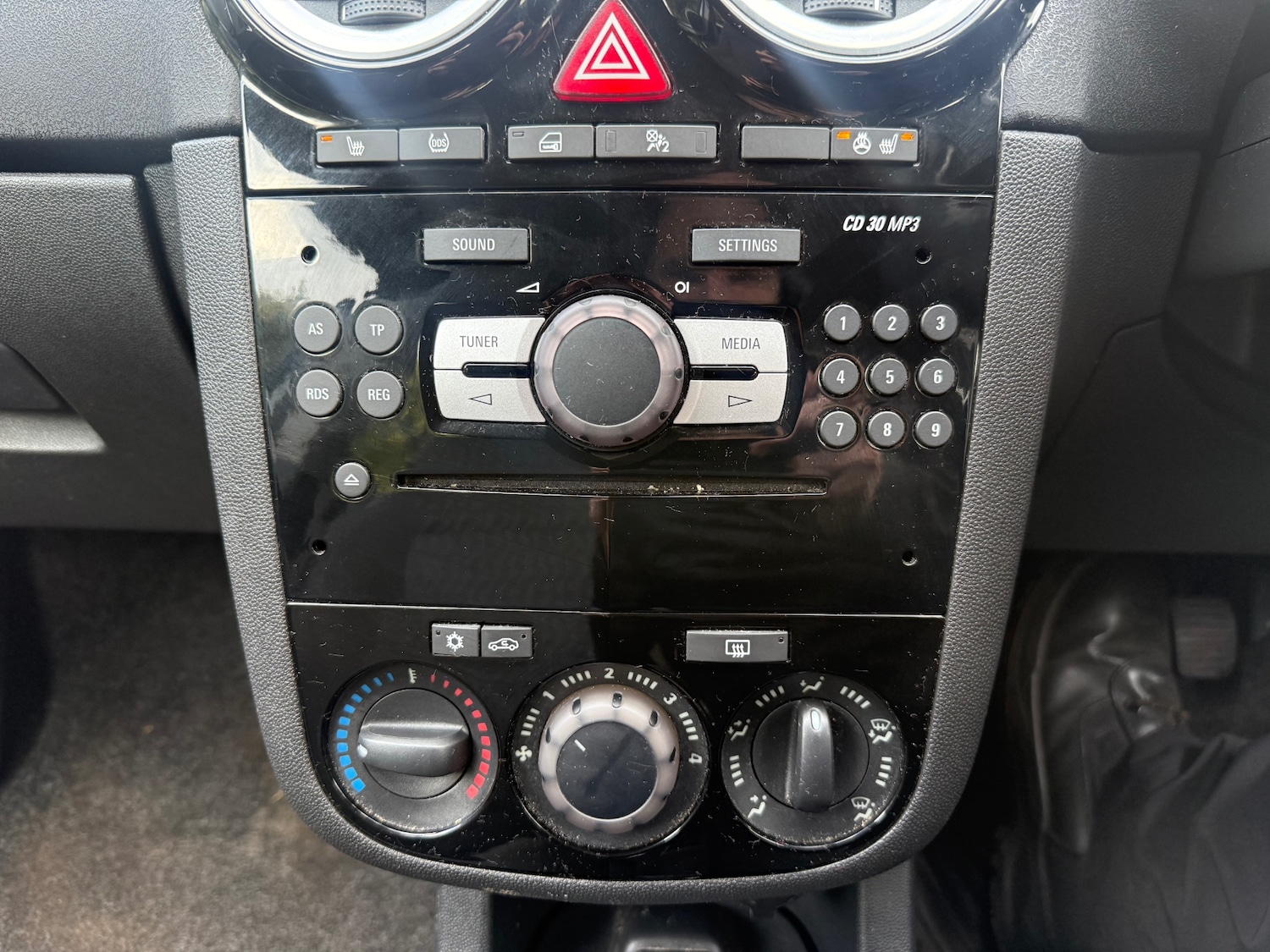 Used Vauxhall Corsa 2015 for sale - 76130343: Photo 13