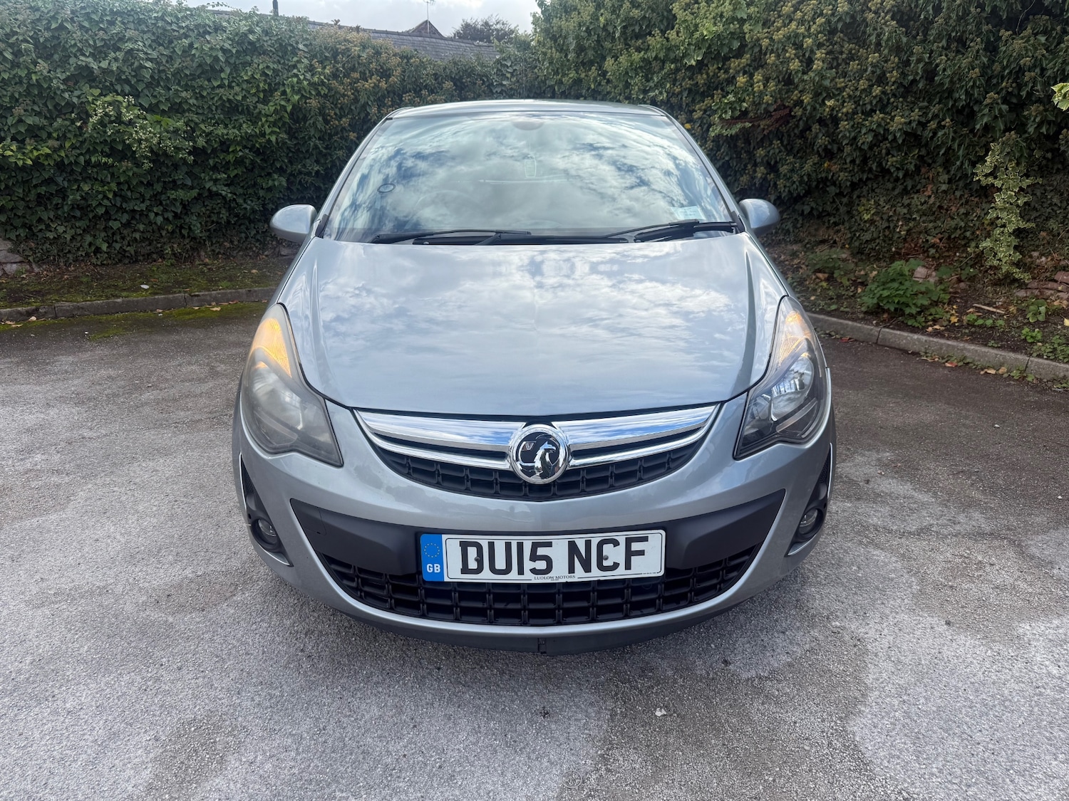 Used Vauxhall Corsa 2015 for sale - 76130343: Photo 2