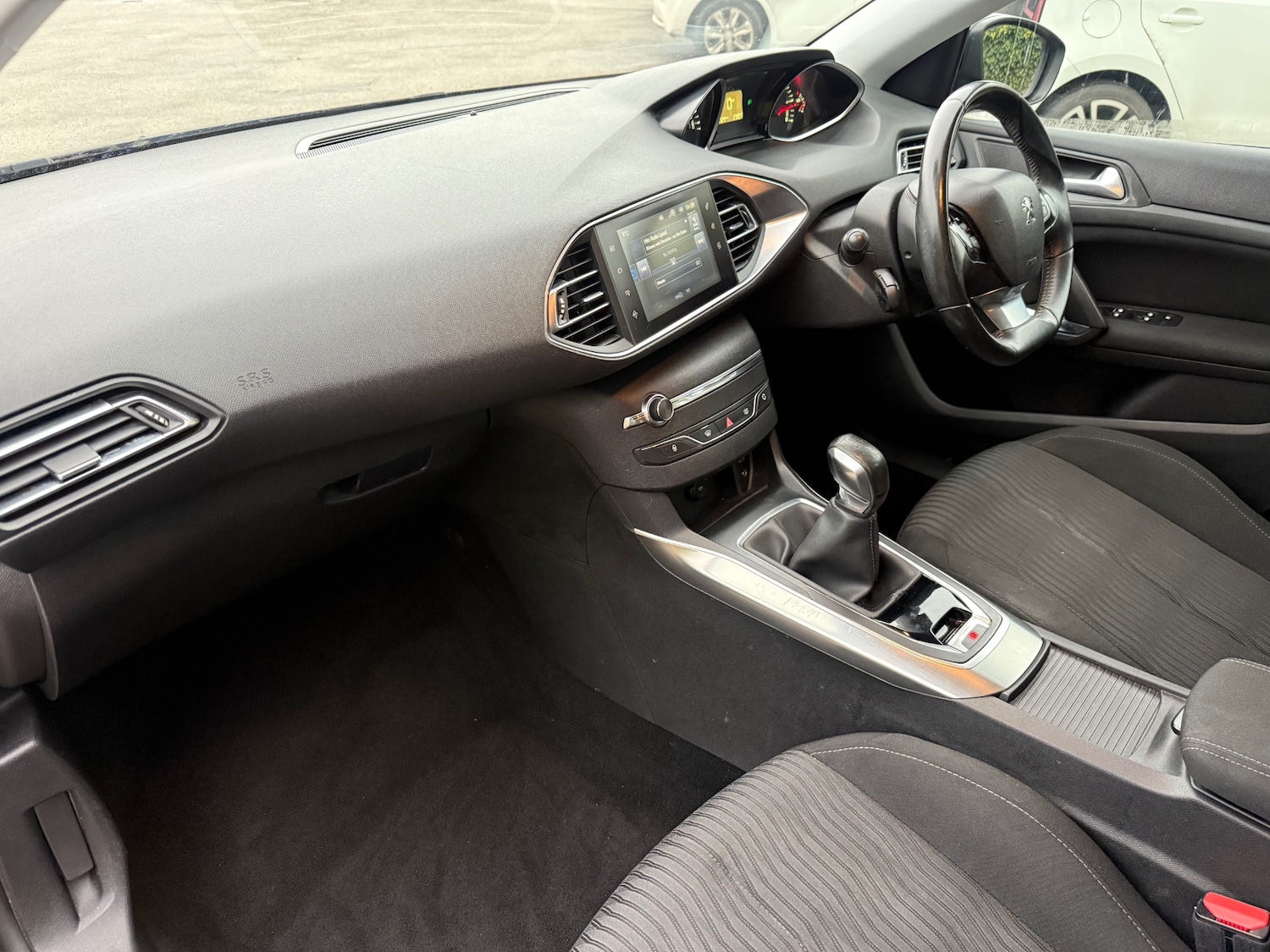 Used Peugeot 308 2015 for sale - 76946317: Photo 11