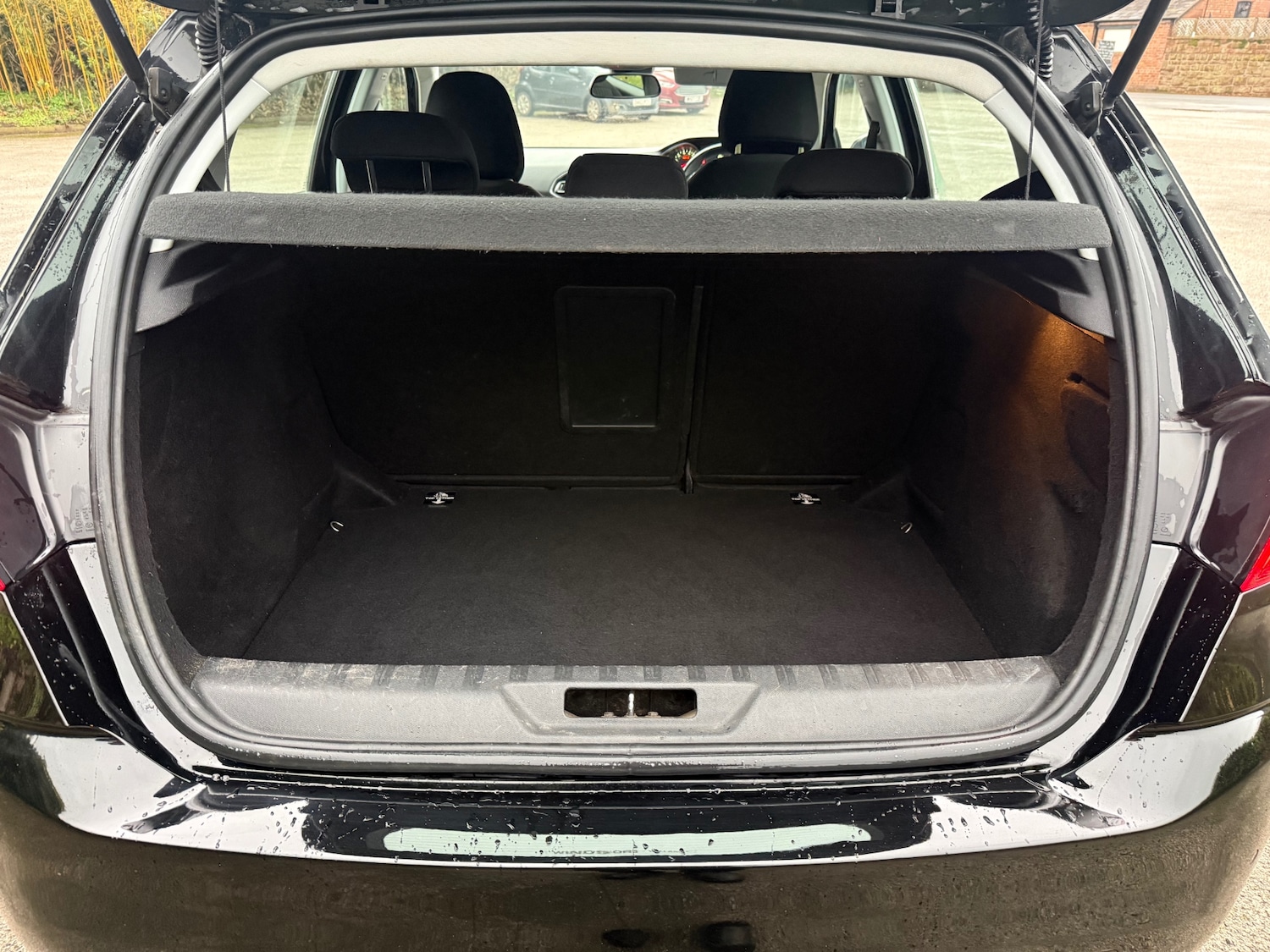 Used Peugeot 308 2015 for sale - 76946317: Photo 9