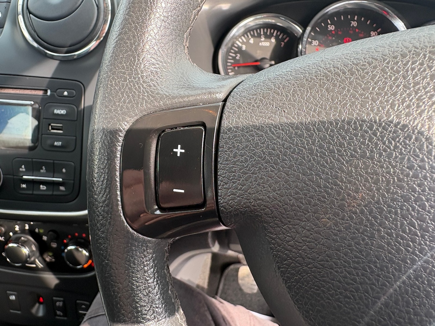 Used Dacia Sandero 2013 for sale - 77766996: Photo 18