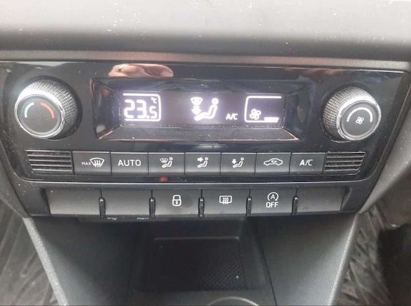 Used Skoda Rapid Spaceback 2015 for sale - 76246299: Photo 13