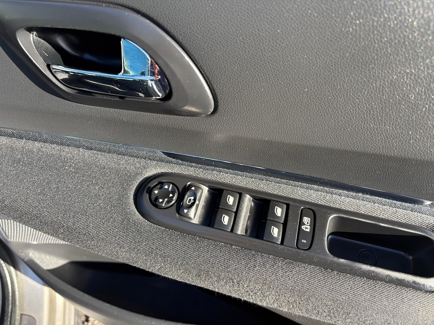 Used Peugeot 3008 2012 for sale - 76347388: Photo 17