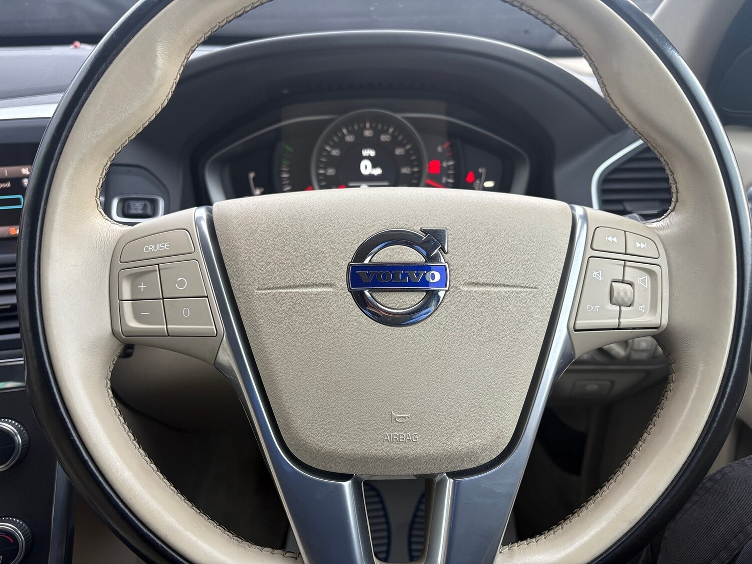 Used Volvo XC60 2015 for sale - 77954419: Photo 23