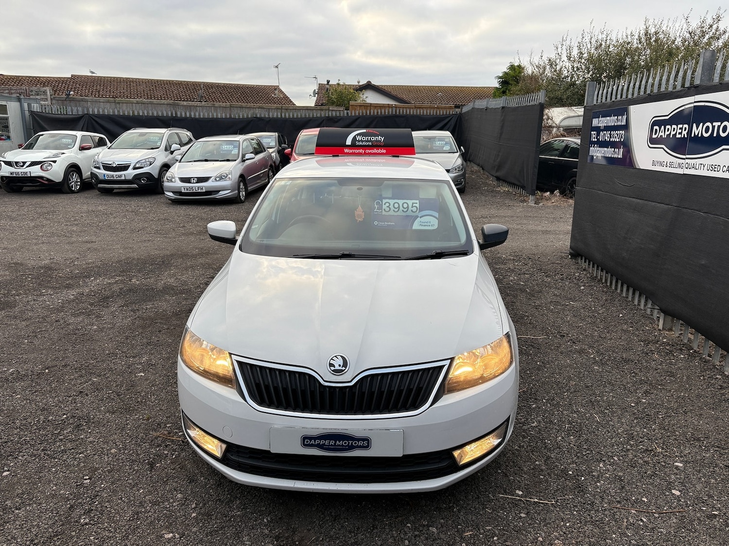 Used Skoda Rapid 2014 for sale - 76319276: Photo 2