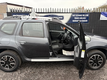 Used Dacia Duster 2017 for sale - 76885205: Photo