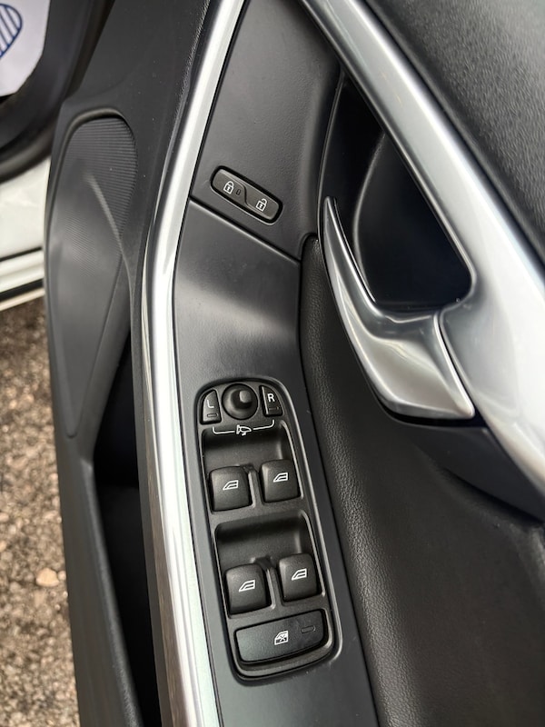 Used Volvo V60 2014 for sale - 76319270: Photo 19