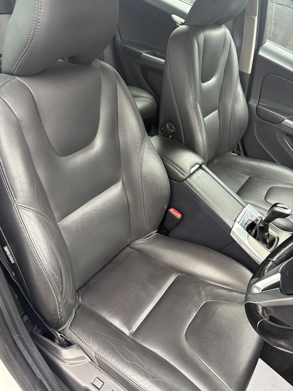 Used Volvo V60 2014 for sale - 76319270: Photo 21