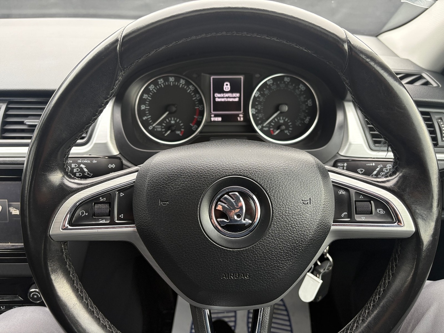 Used Skoda Rapid Spaceback 2015 for sale - 76319280: Photo 21