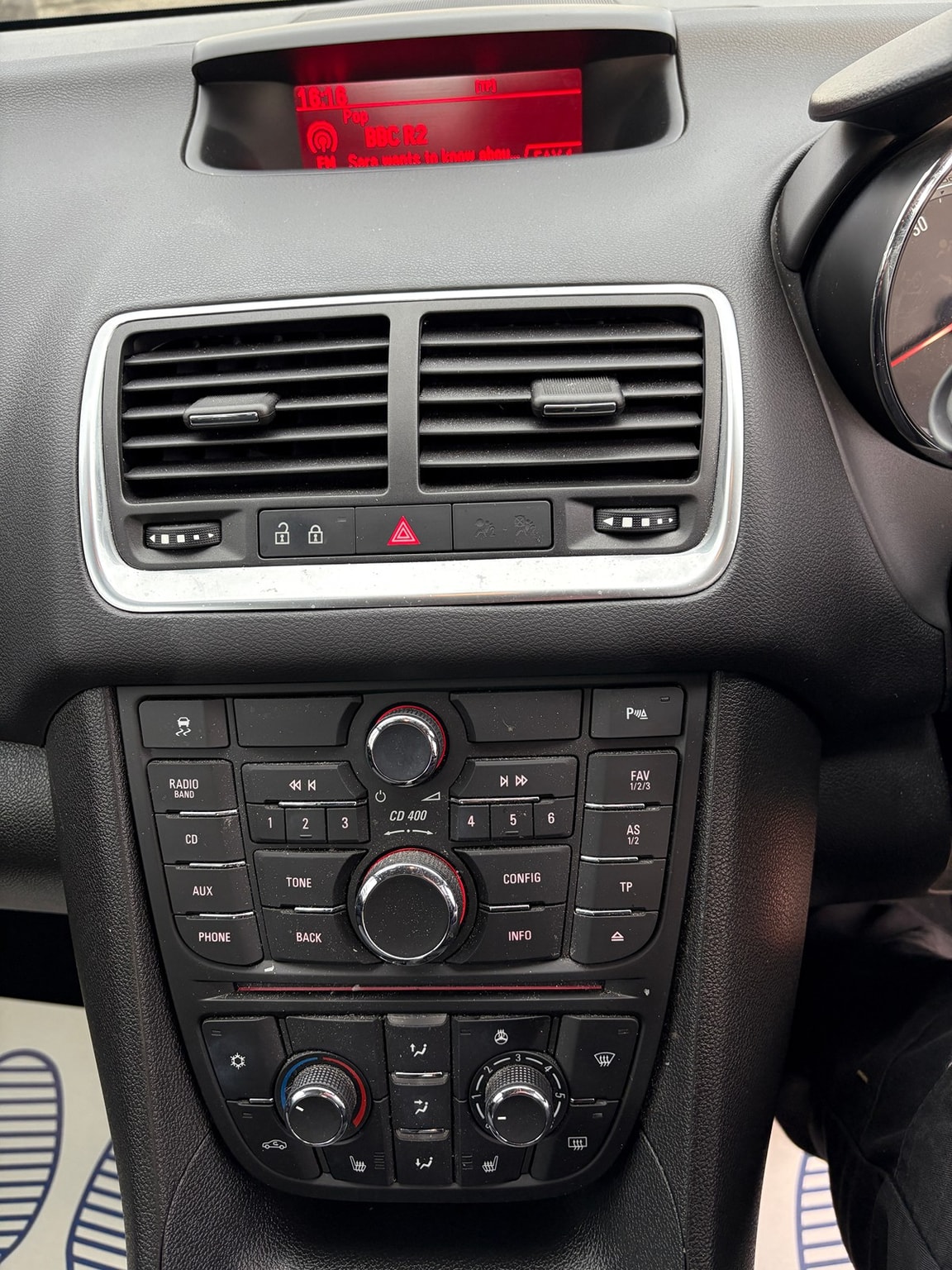 Used Vauxhall Meriva 2015 for sale - 76319279: Photo 25