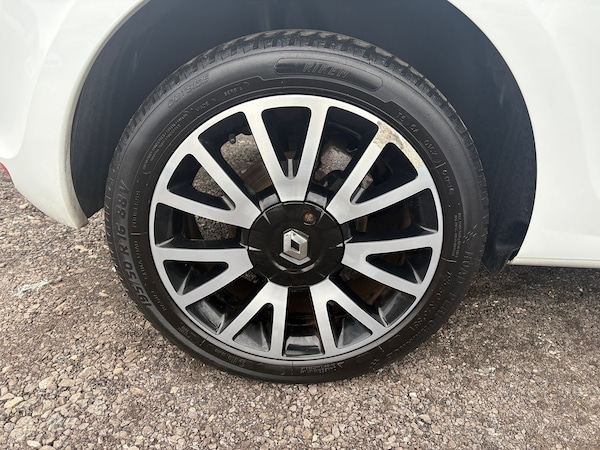 Used Renault Clio 2012 for sale - 76319284: Photo 16