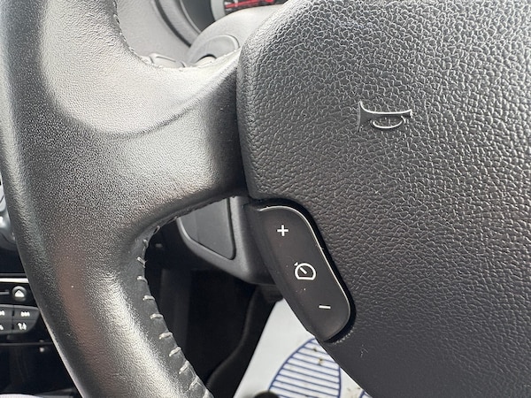 Used Renault Clio 2012 for sale - 76319284: Photo 23