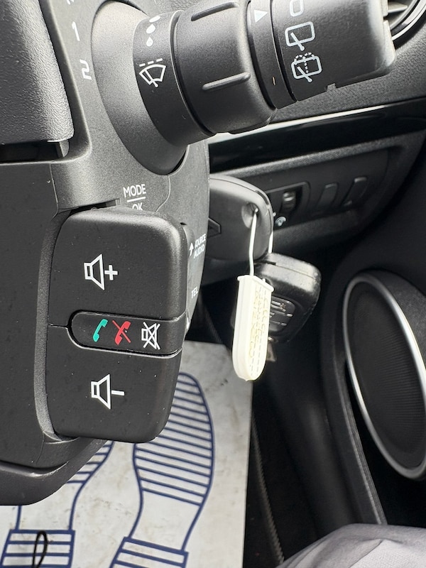 Used Renault Clio 2012 for sale - 76319284: Photo 25