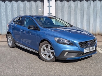 Used Volvo V40 2015 for sale - 78802731: Photo