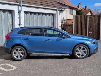 Used Volvo V40 2015 for sale - 78802731: Photo