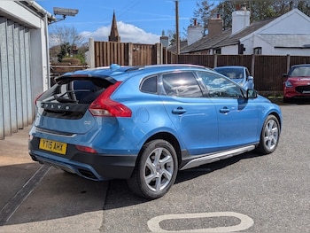 Used Volvo V40 2015 for sale - 78802731: Photo