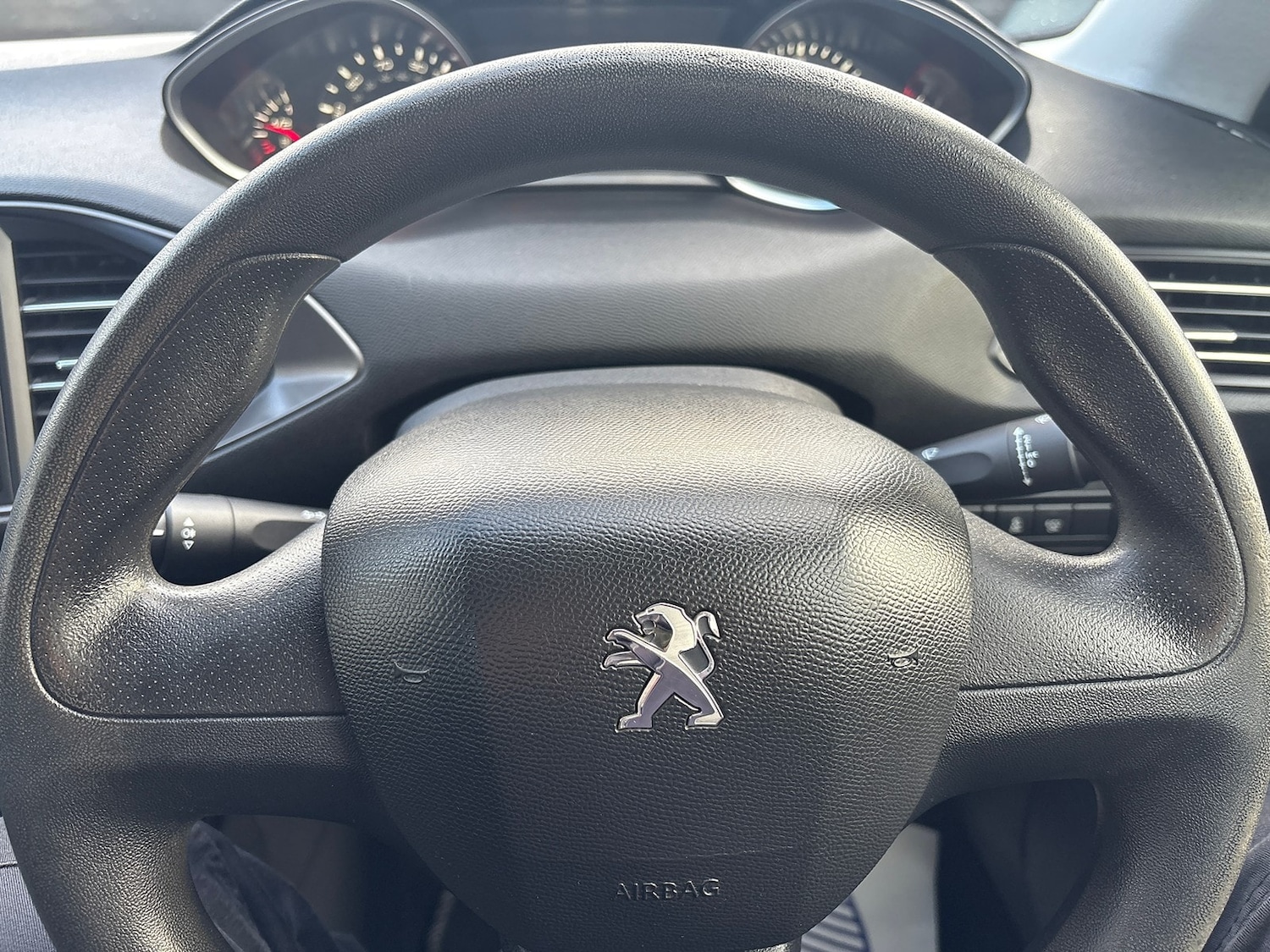 Used Peugeot 308 2015 for sale - 76897289: Photo 22