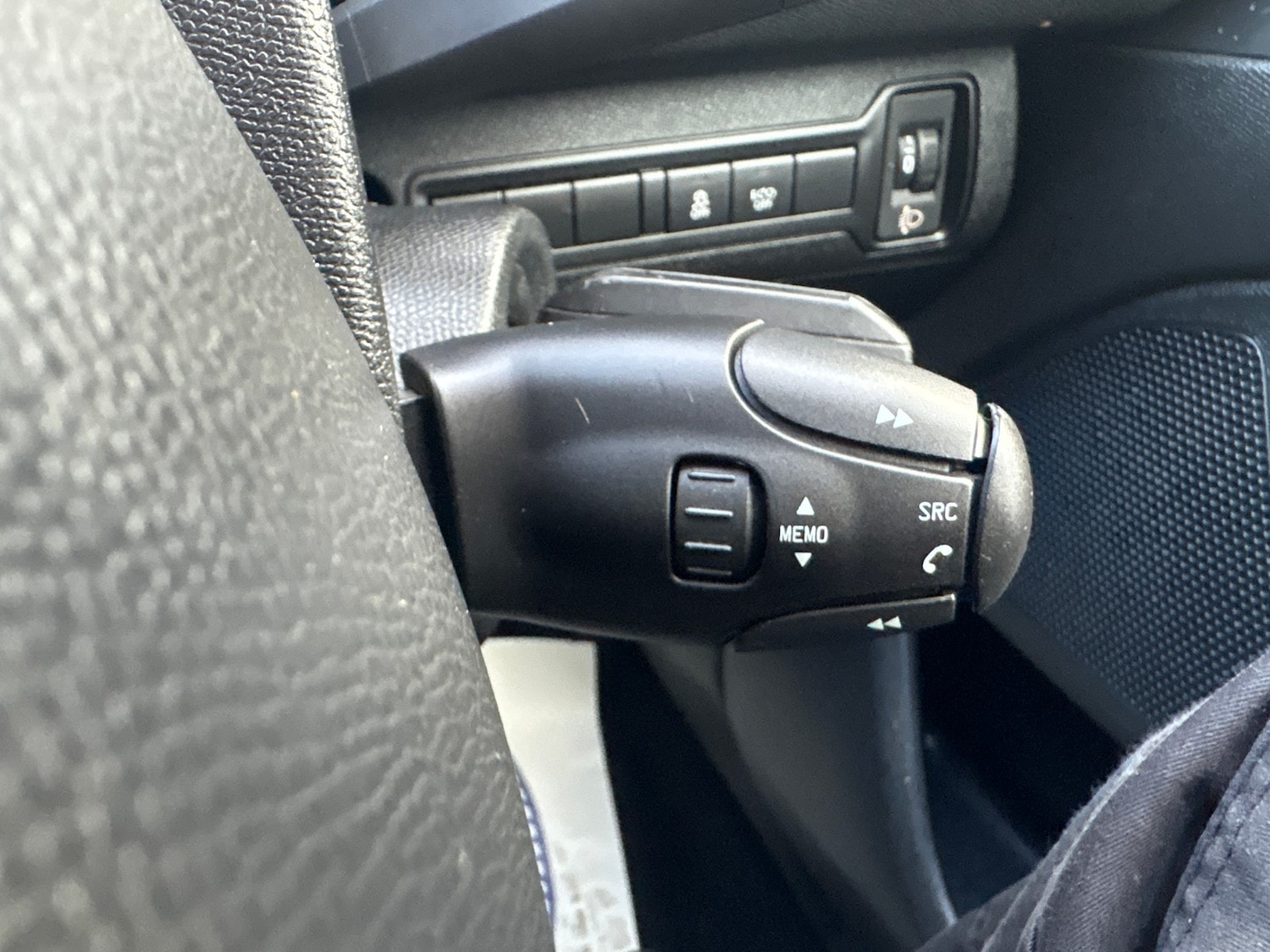 Used Peugeot 308 2015 for sale - 76897289: Photo 24