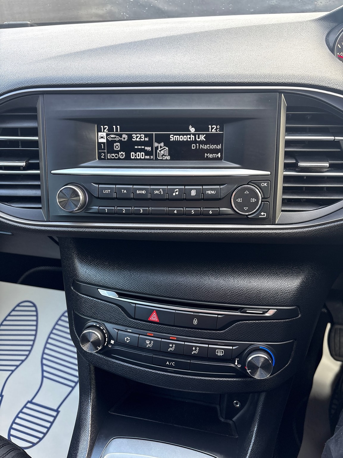 Used Peugeot 308 2015 for sale - 76897289: Photo 25