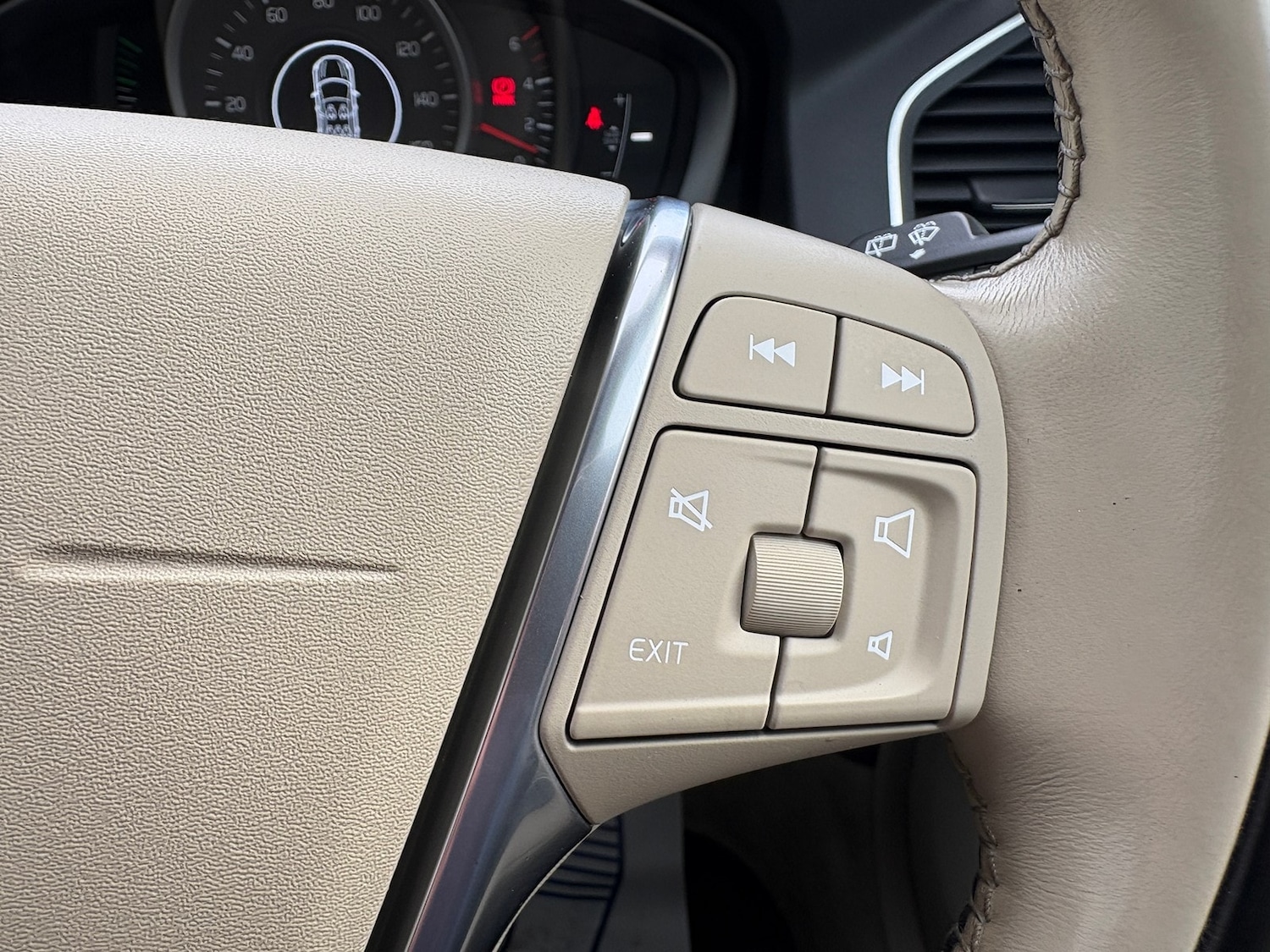 Used Volvo XC60 2015 for sale - 76770264: Photo 21