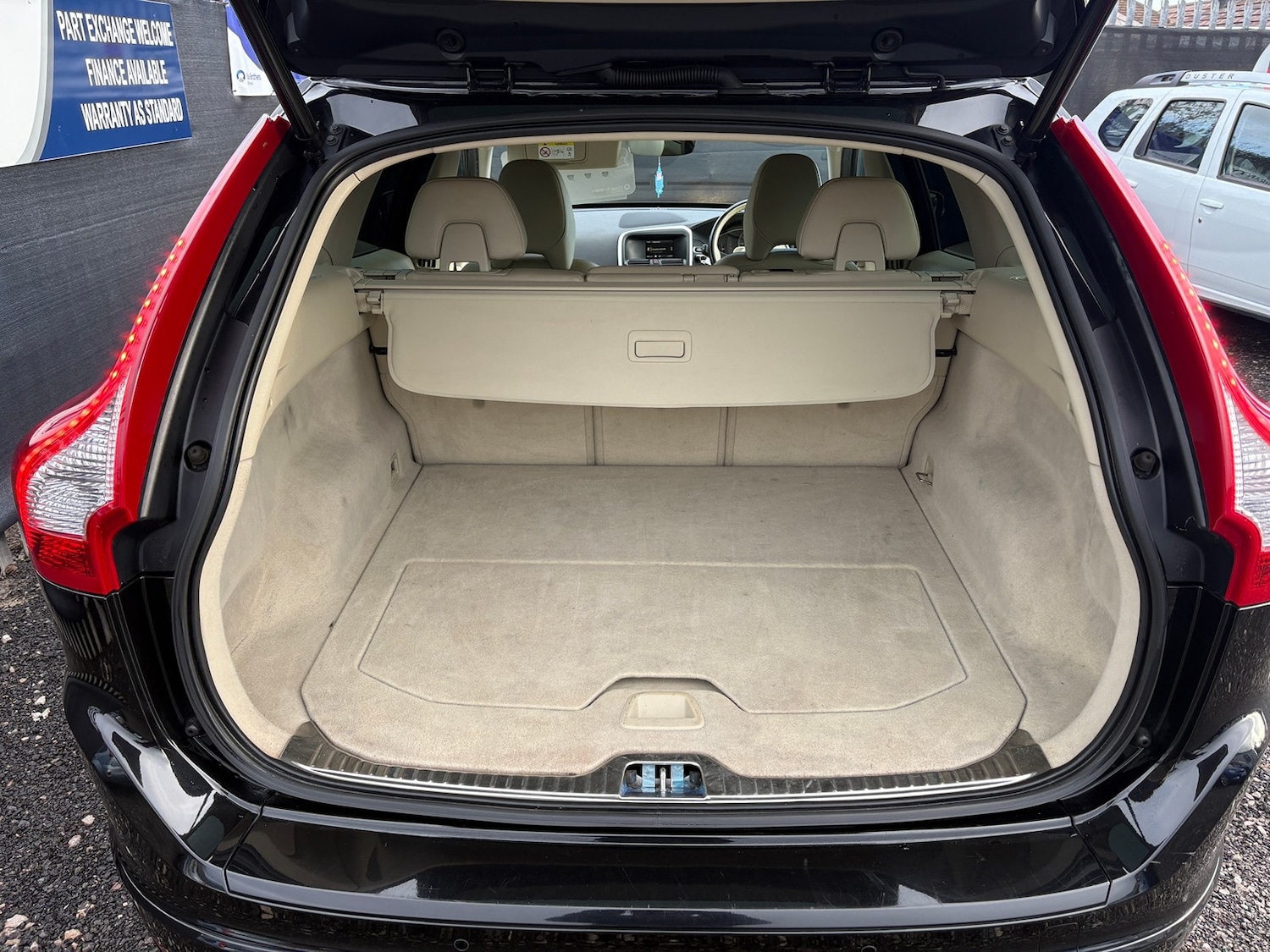 Used Volvo XC60 2015 for sale - 76770264: Photo 6