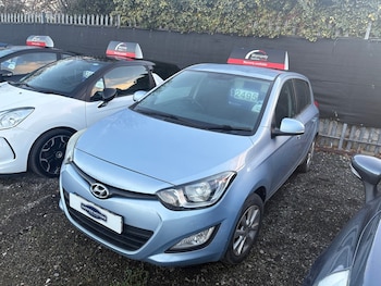 Used Hyundai i20 2012 for sale - 77767000: Photo