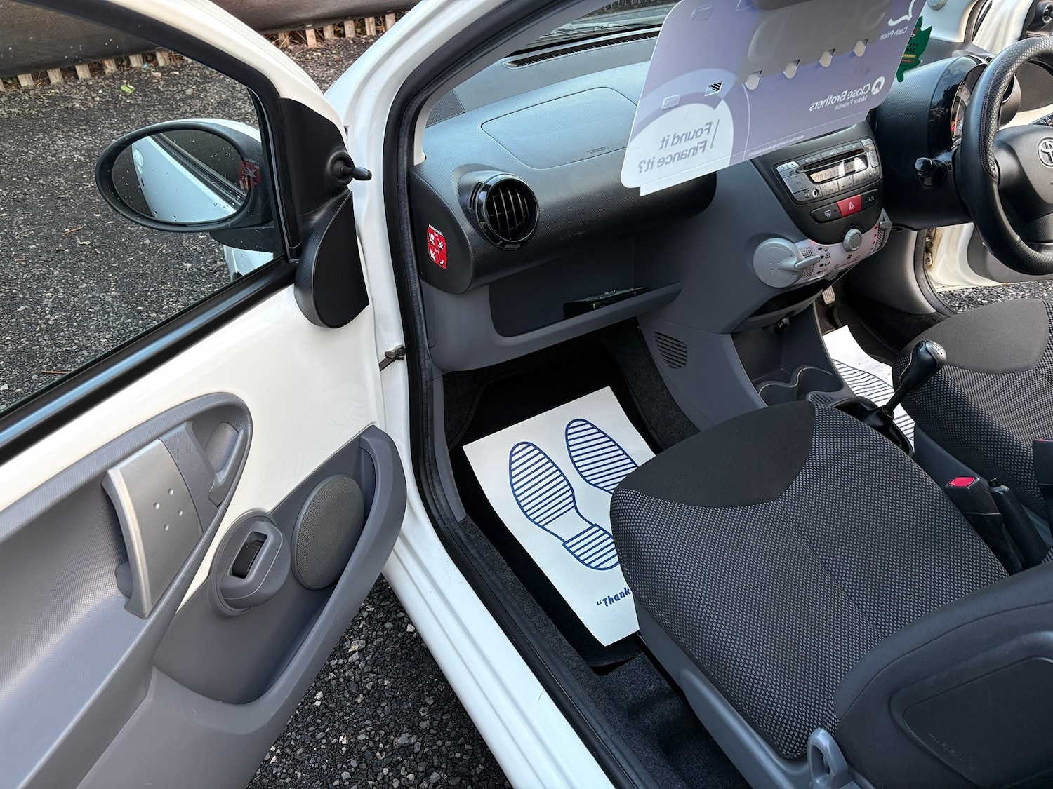 Used Toyota AYGO 2011 for sale - 76347389: Photo 25