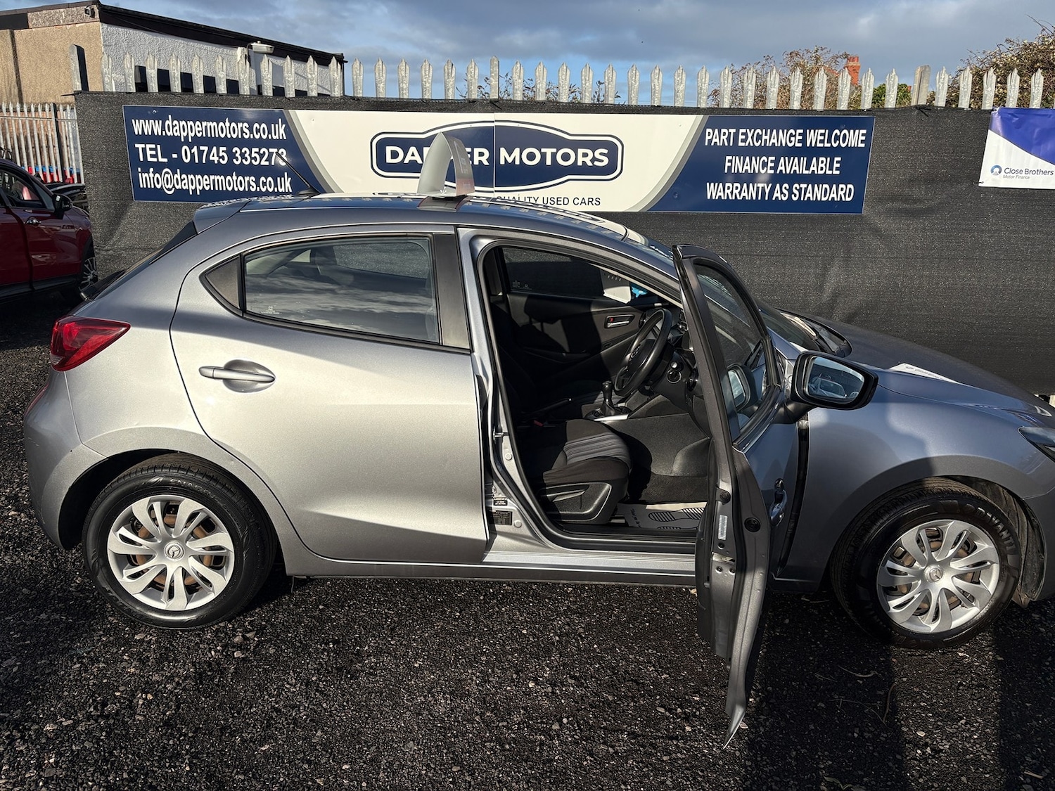 Used Mazda Mazda2 2016 for sale - 76785432: Photo 14