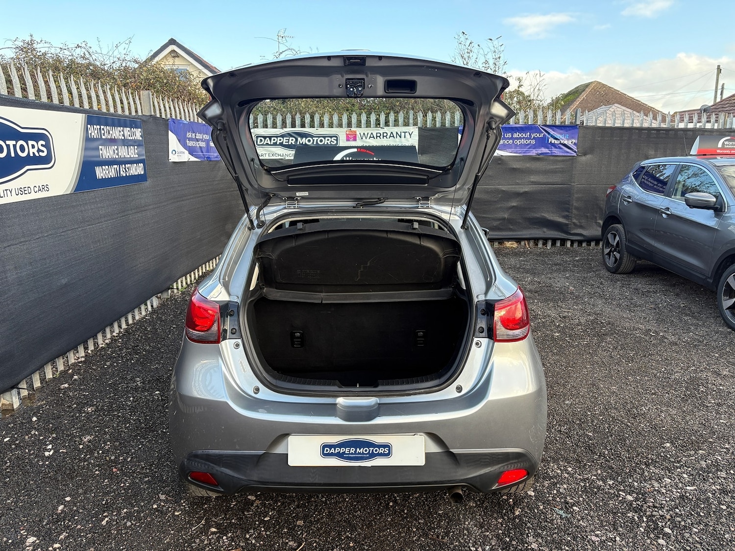 Used Mazda Mazda2 2016 for sale - 76785432: Photo 7