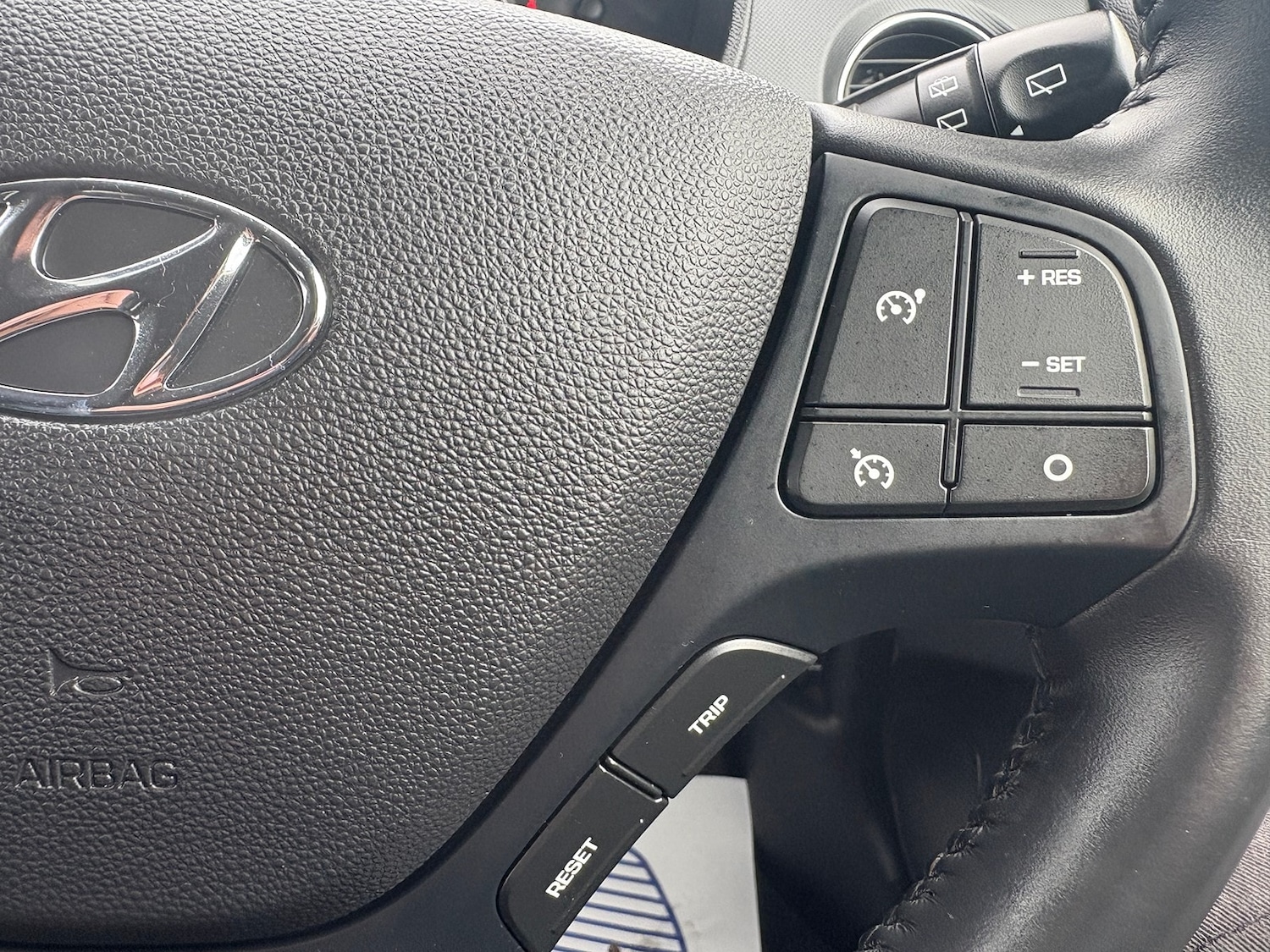Used Hyundai i10 2019 for sale - 76319268: Photo 22