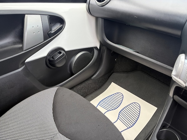 Used Toyota AYGO 2013 for sale - 75494304: Photo 20