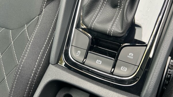 Used Skoda Karoq 2025 for sale - 76229182: Photo 48