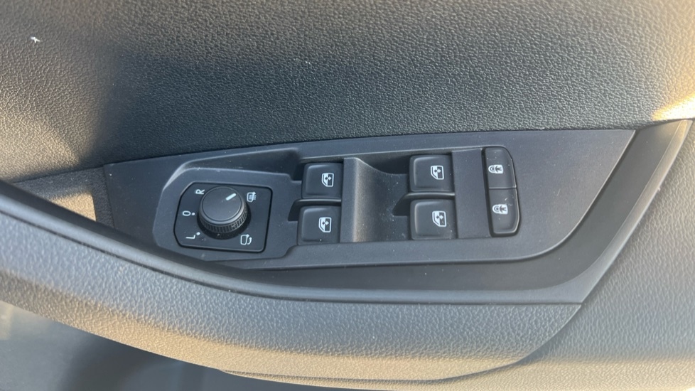 Used Skoda Karoq 2024 for sale - 76873713: Photo 40