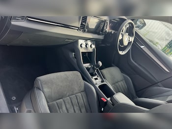 Used Skoda Karoq 2024 for sale - 75541102: Photo