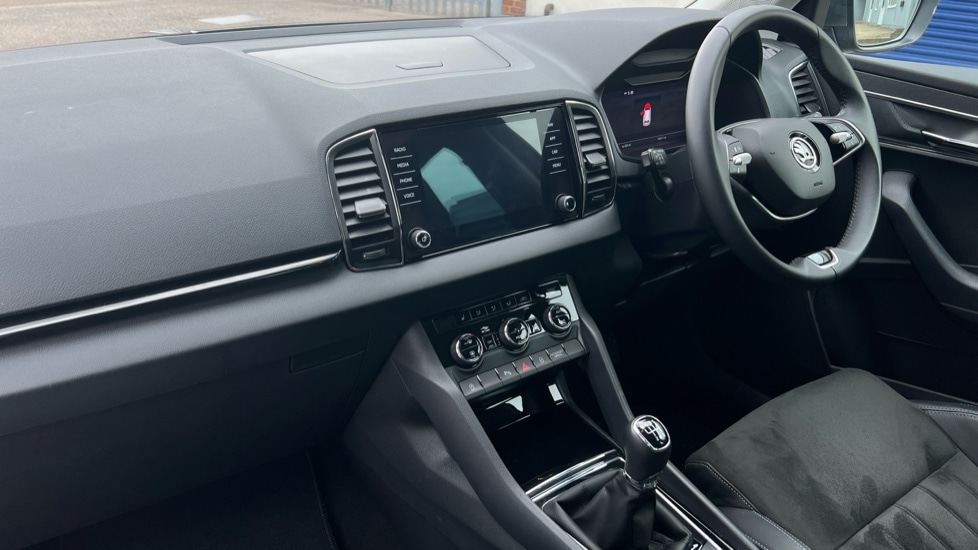 Used Skoda Karoq 2024 for sale - 76869329: Photo 2
