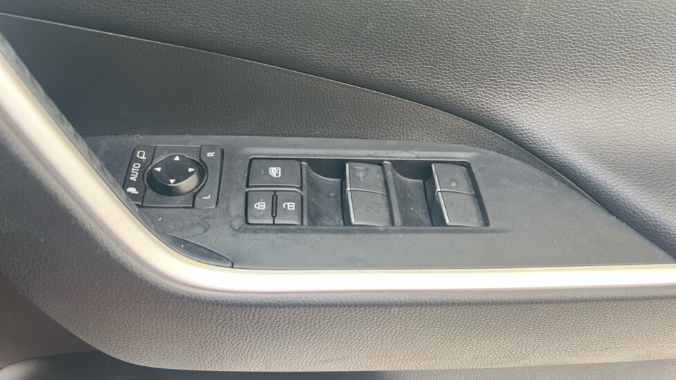 Used Toyota RAV4 2020 for sale - 76350889: Photo 71