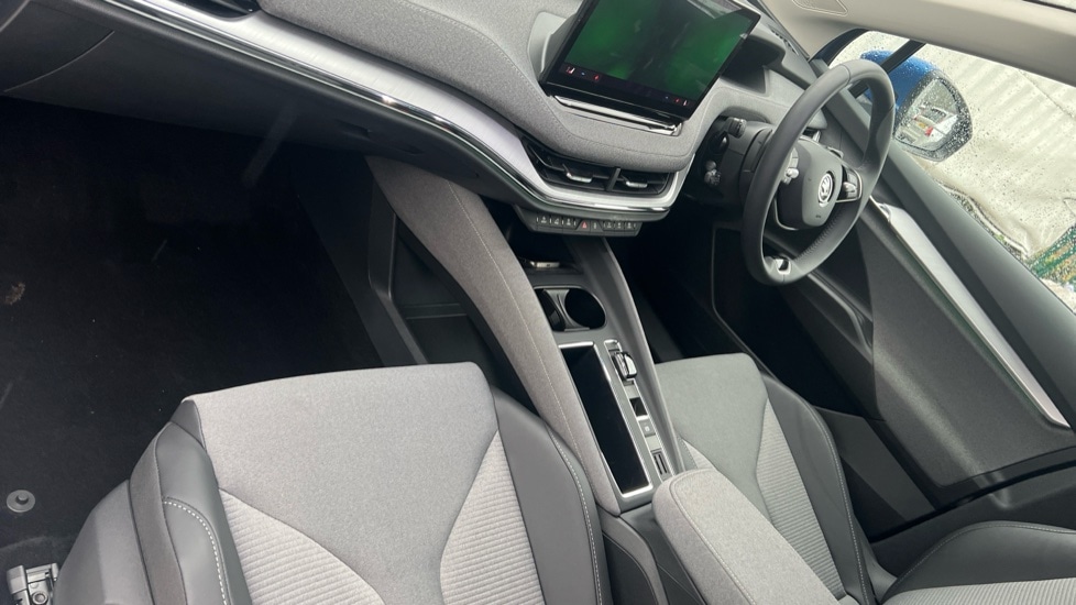 Used Skoda Enyaq 2025 for sale - 76928024: Photo 2