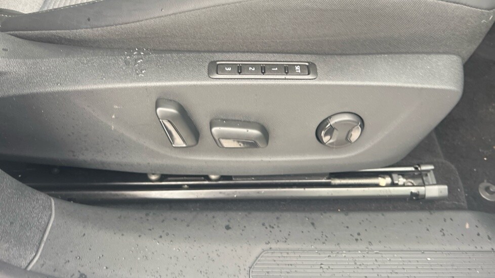 Used Skoda Enyaq 2025 for sale - 76928024: Photo 48