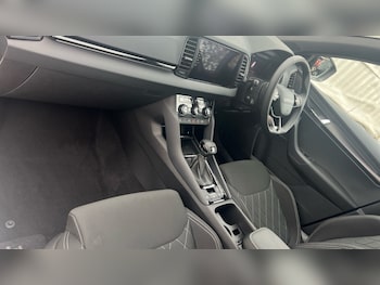 Used Skoda Karoq 2025 for sale - 76487500: Photo