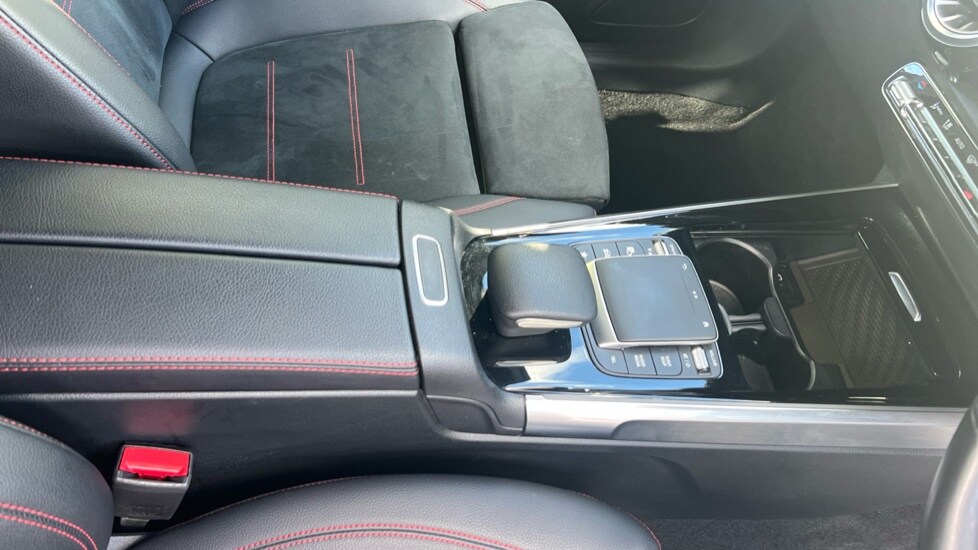 Used Mercedes-Benz GLB 2021 for sale - 75922079: Photo 28