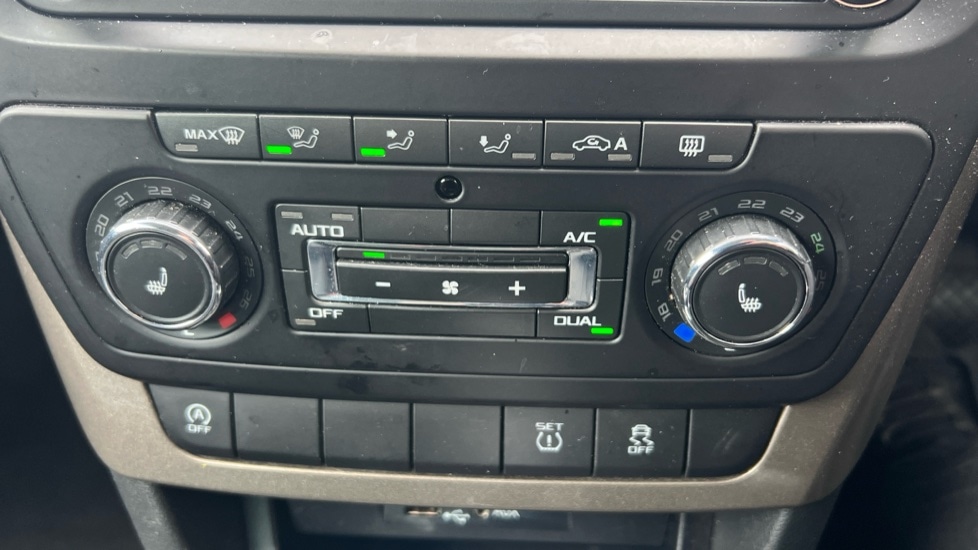 Used Skoda Yeti 2015 for sale - 76393614: Photo 59