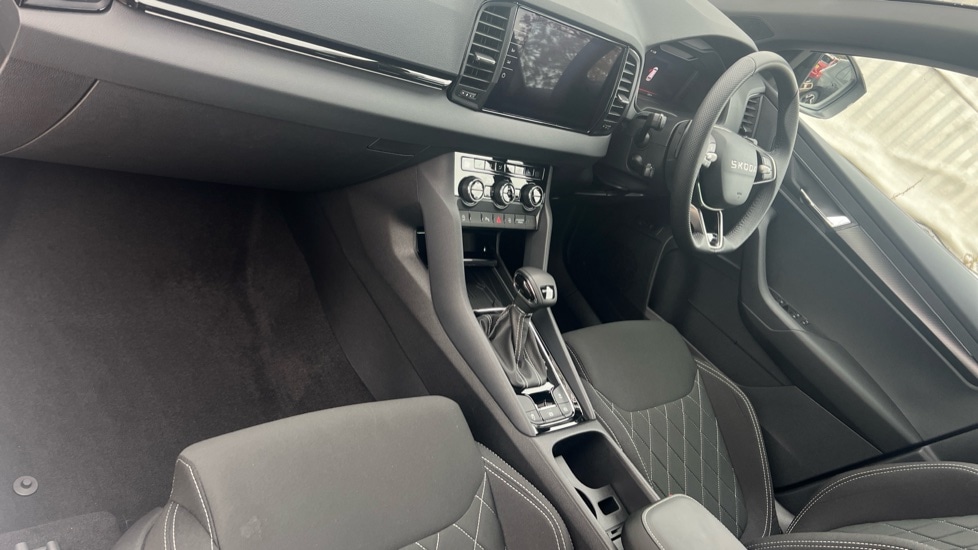 Used Skoda Karoq 2025 for sale - 76873836: Photo 2