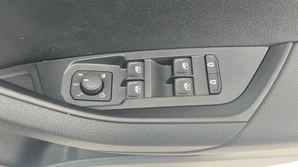 Used Skoda Karoq 2025 for sale - 76873836: Photo 39